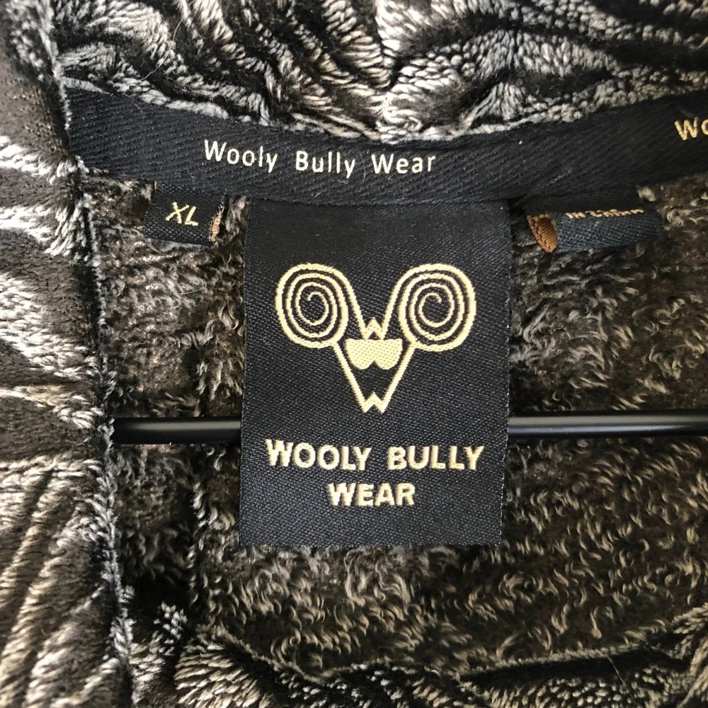 WOOLY BULLY WEAR Cowl Neck Fleece Top Women's Sz XL Black Gray Pullover Tiger‎